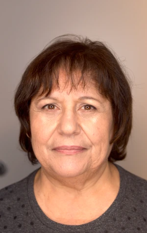 Trucco luminoso per pelli mature - esaltare la luminosità del viso di una donna matura senza stravolgere le naturali linee del volto